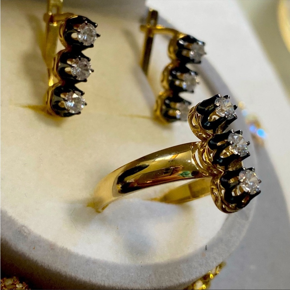 Elegant Gold 14 К and Black Jewelry Set